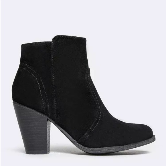 Chunky Heel Black Ankle Booties - Picture 2 of 4